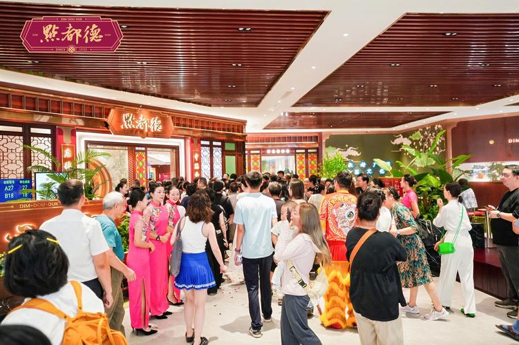 海口市龙华区支持首店经济发展:知名品牌开设首店最高一次性奖励30万元
