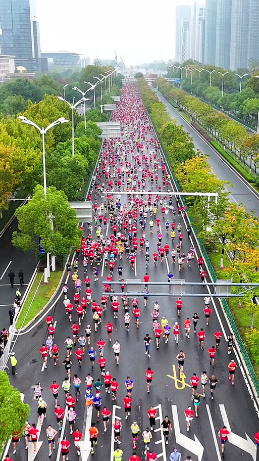 合肥万人相约“新年第一跑”