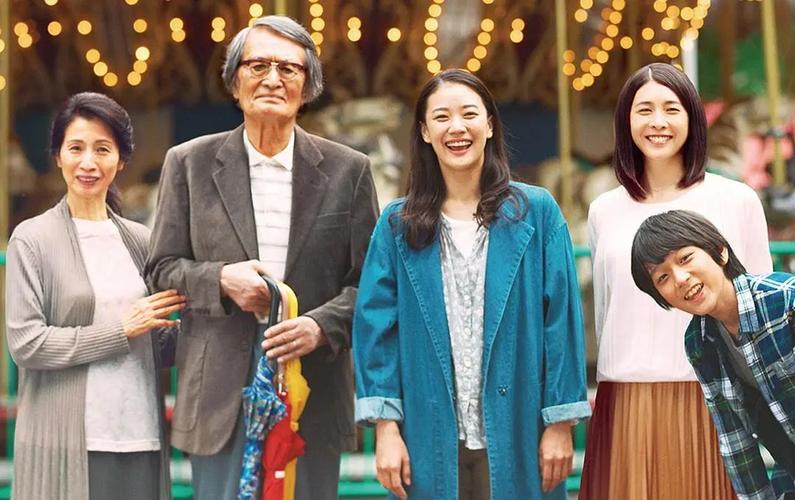 (神州写真)青年担纲家庭“过年主理人” 春节流行“新年货”