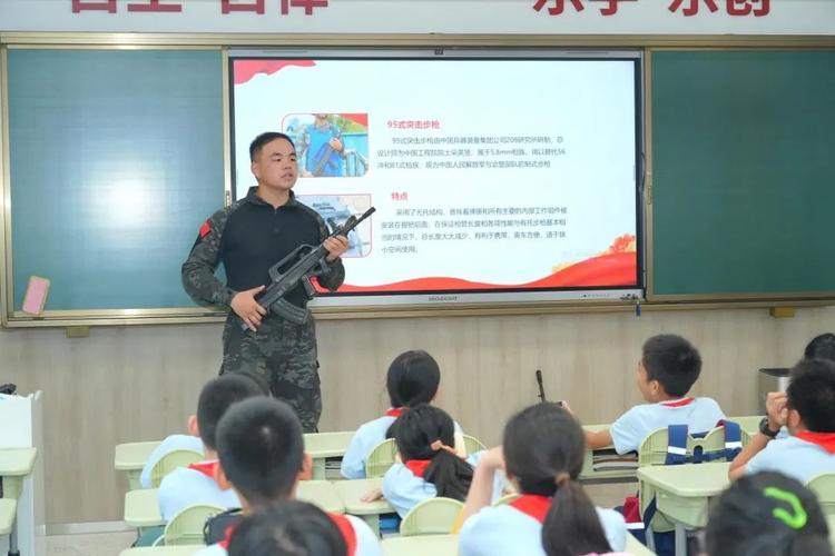 国防知识进校园 各地为青少年学生上好“开学第一课”
