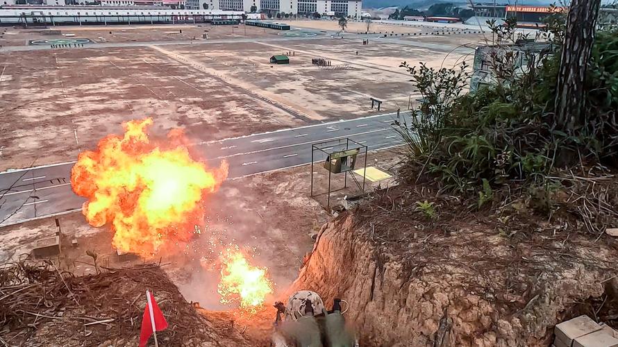 武警战士穿越机训练大场面:锻造“战场鹰眼” 练就“火眼金睛”