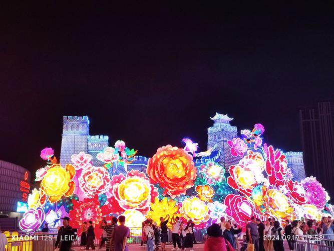花灯还能与游客互动!北京这些特色灯会 你想打卡哪一个?