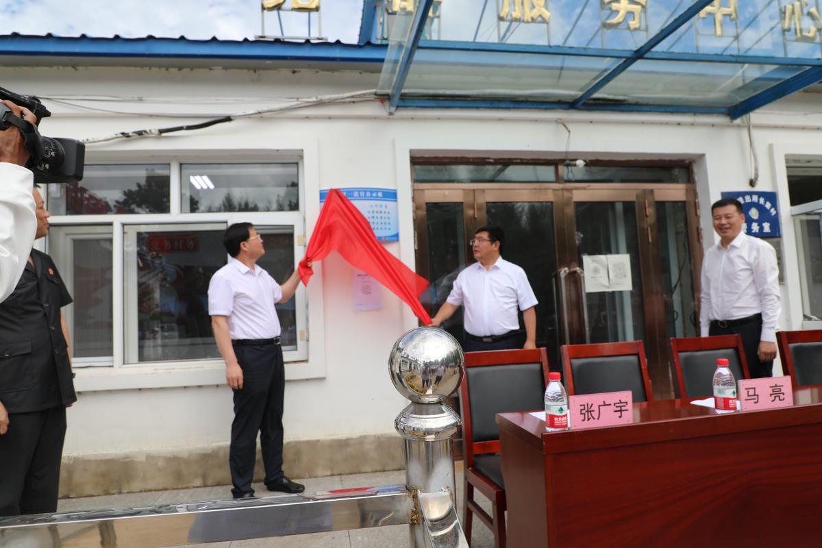江西金溪试行“一村一法官”制度