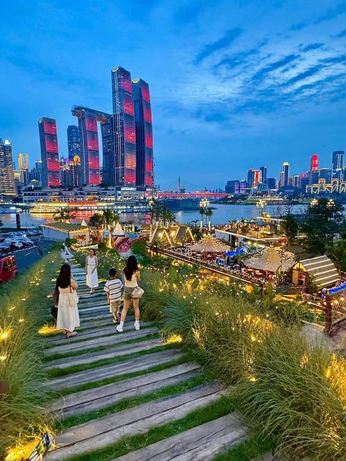 重庆打造“一路繁花”美景 山城有自己的“渝尔代夫”
