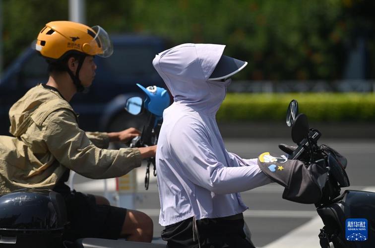 广西壮族自治区灵山县发布高温黄色预警