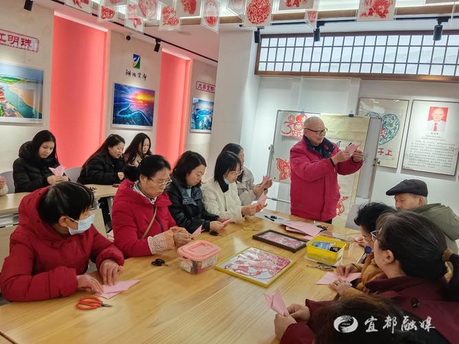 非遗浪漫+甜蜜礼遇 罗湖区婚姻登记中心妇女节超甜开启