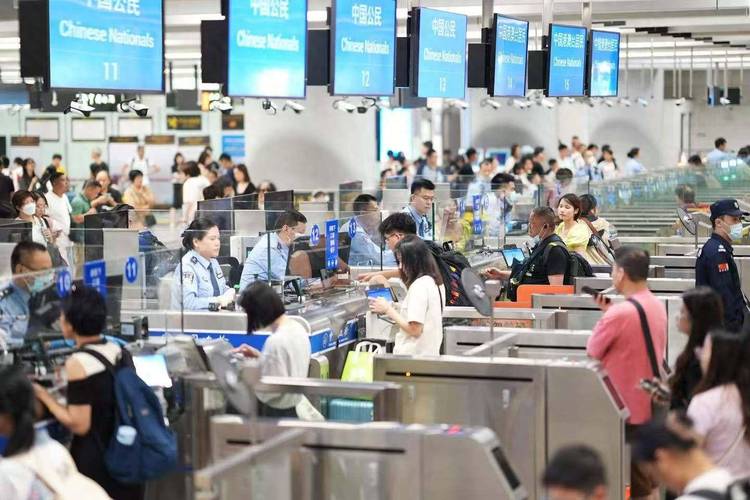 西九龙站口岸今年出入境外籍旅客超100万人次