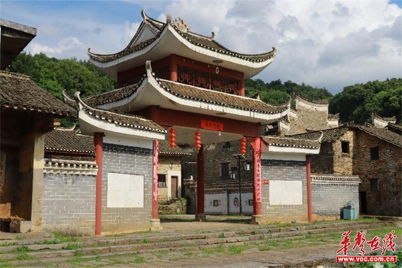 暑假“三下乡”丨衡阳师范学院:助学政策宣讲 呵护乡村孩子“读书梦”