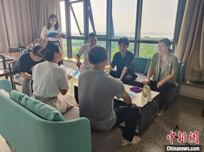 赣鄱Z世代:“00后”电商创业记 青年与城市共奔赴