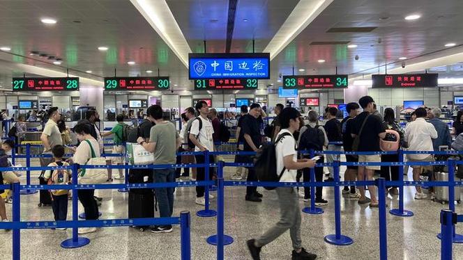 迎来高峰!春运前三天上海浦东国际机场口岸出入境客流达24.37万人次