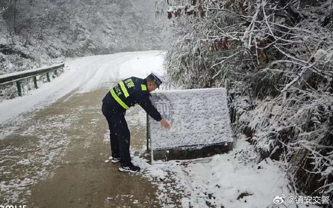 黑龙江省拜泉县发布道路冰雪黄色预警