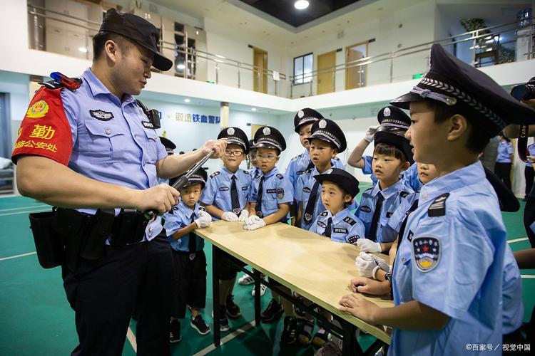 长沙监狱:系好从警“第一粒扣子” 护航青年警察健康成长