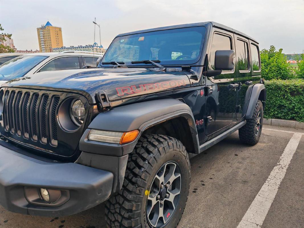 一嗨租车战略携手Jeep品牌中国区,硬派越野带来自驾新体验