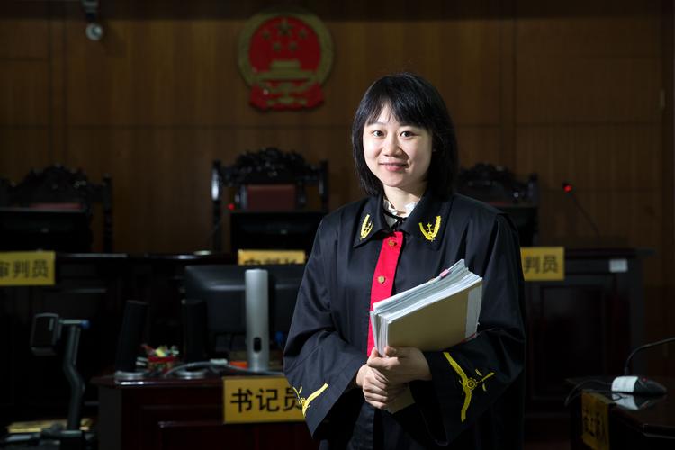 钟法官“拆墙”记