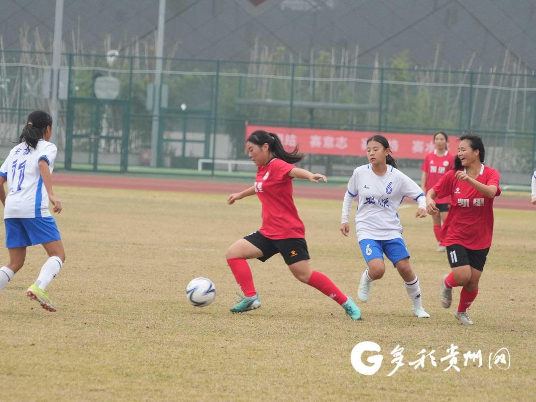资中女足夺得“奔跑吧·少年”U15女足邀请赛冠军