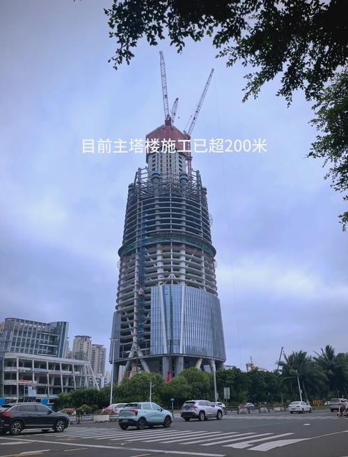 海南中心项目建设高度突破150米 提前11天完成年度计划