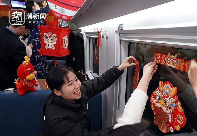 长三角2025年春运首趟临客列车开出