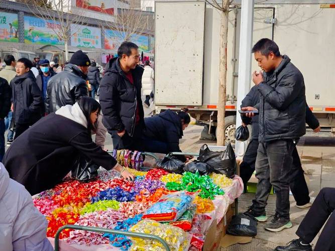 (新春走基层)逛商圈买年货寻年味 浙江消费市场火热开场