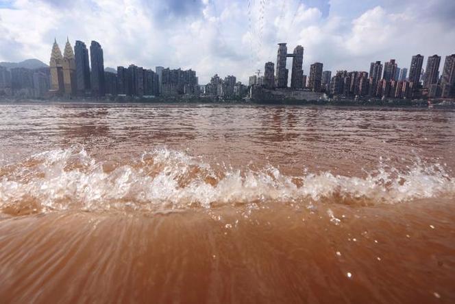 长江中下游地区有持续性强降雨