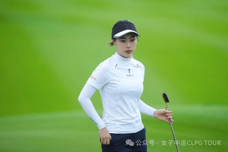 蓝湾大师赛首轮:刘瑞欣王馨迎暂列第二
