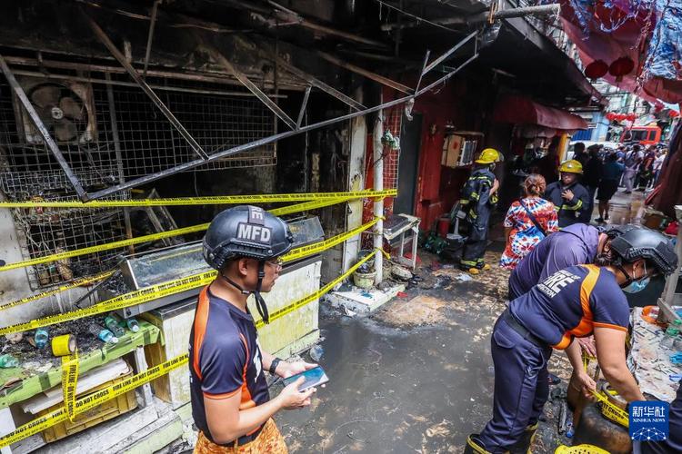 马尼拉“中国城”一建筑起火 至少11人死亡