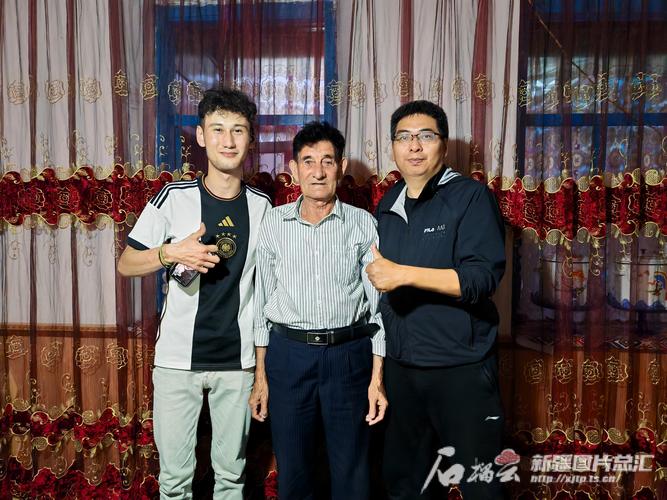 记者专访深圳新鹏城小将拜合拉木:“在场上奔跑就是对亲人最好的回报”