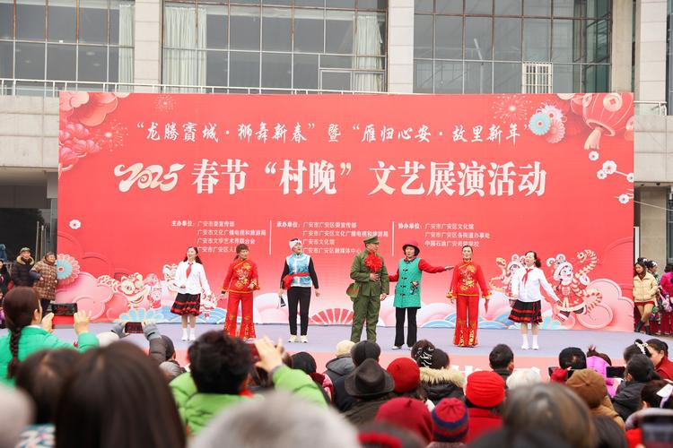 (新春走基层)首个“非遗版春节”:江苏扬州千年古街区变身非遗“大舞台”