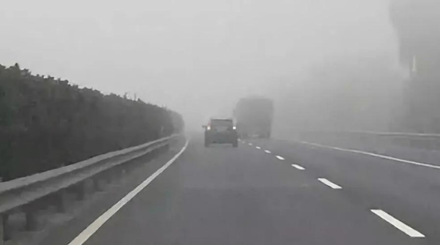 湖南省蓝山县发布大雾黄色预警_3