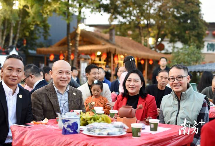 湖南省举办2024年在湘友好人士新春茶话会
