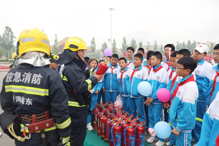 青海消防打造科普嘉年华 民众打卡救援“黑科技”
