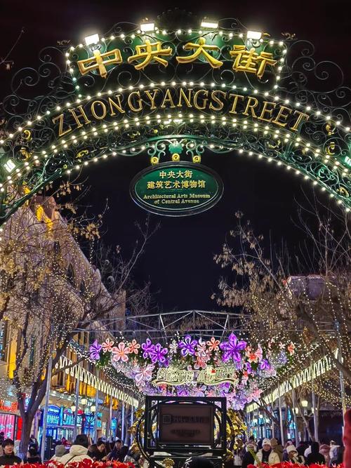 新华全媒+丨“老商圈”升级新体验——百年老街变身消费打卡地