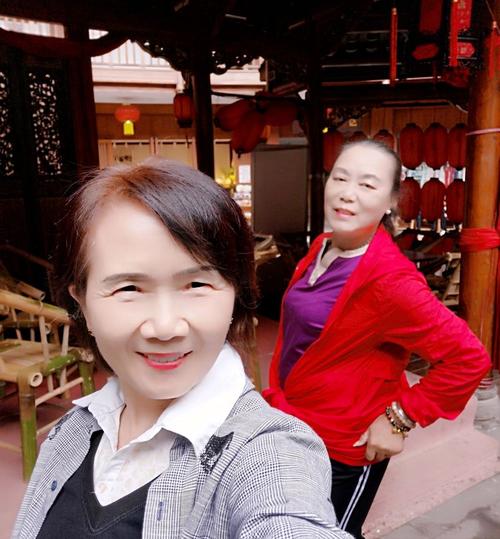 古镇重阳跨国情浓 老外夫妻的中国文化初体验