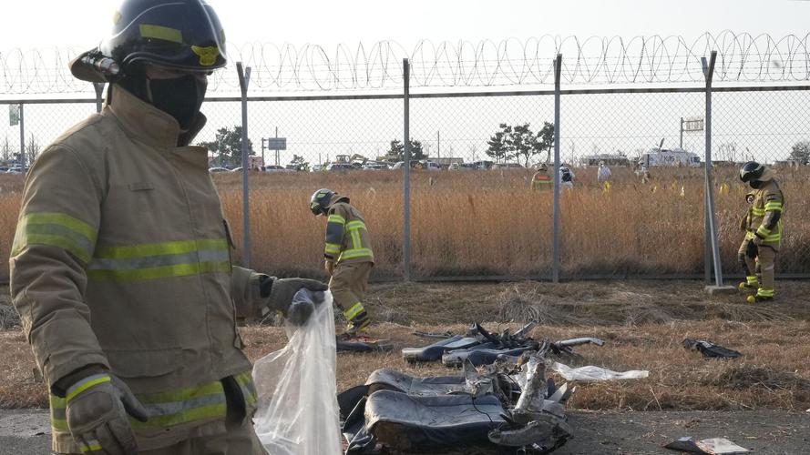 韩国客机碰撞起火事故已致174人死亡