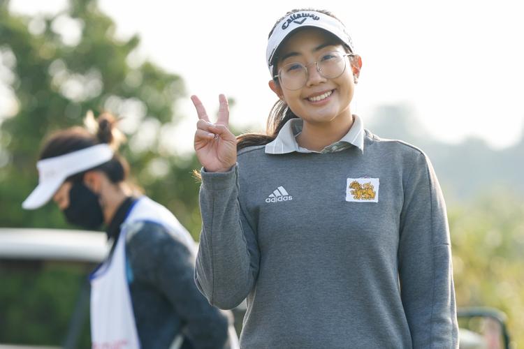高尔夫女子中巡新加坡女子大师赛:王梓萱与巴克希会馆领先