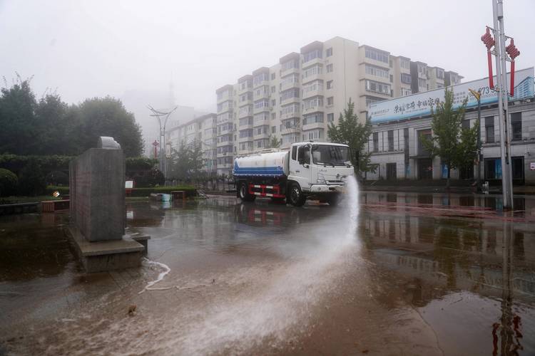 聚焦防汛抗洪|辽宁丹东:逐步清淤复产 市民生活平稳有序