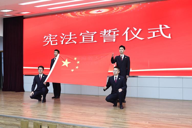 青海省检察院检察长为中学生讲授法治课