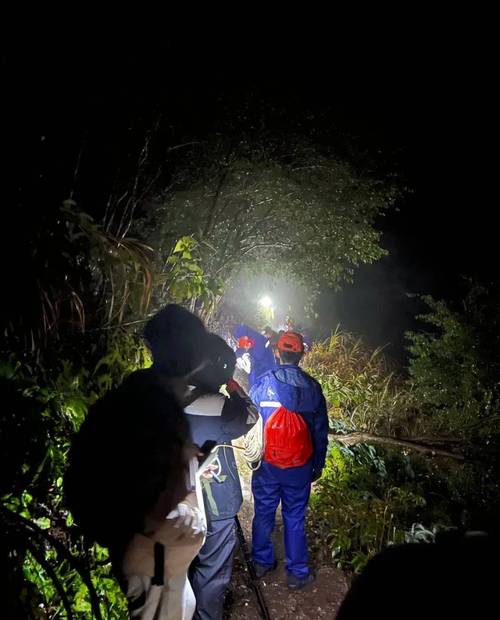 马鞍山一男子迷失山林,警方搜寻14小时成功救援