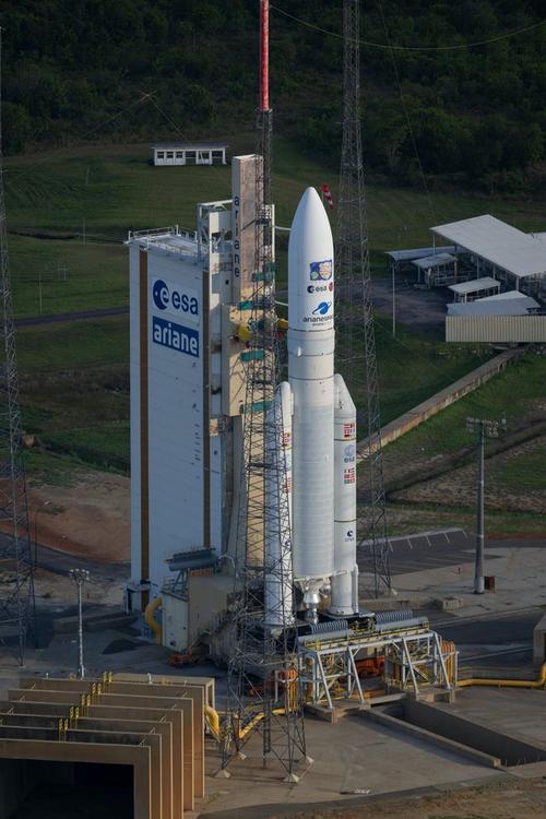 欧航局“木星冰卫星探测器”实现全球首次月地飞越