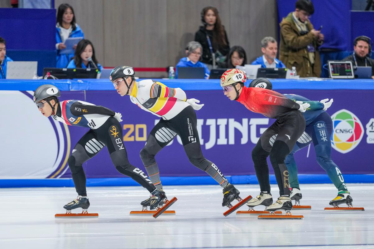 短道速滑世锦赛 刘少昂1500米获得第三名