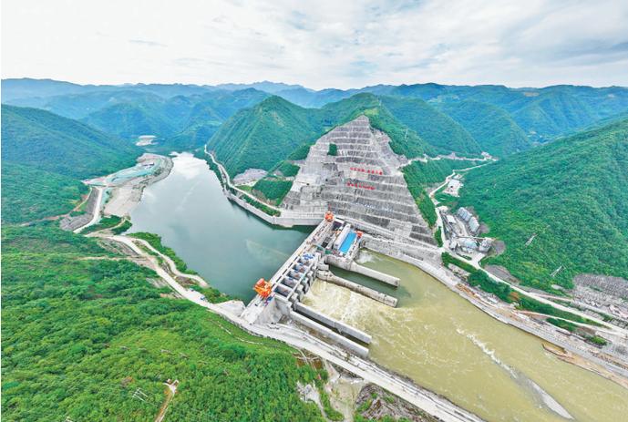 陕西引汉济渭黄金峡水电站首台水轮发电机组正式并网