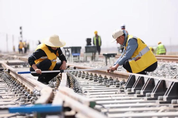 格库铁路扩能改造青海段站改工程启动