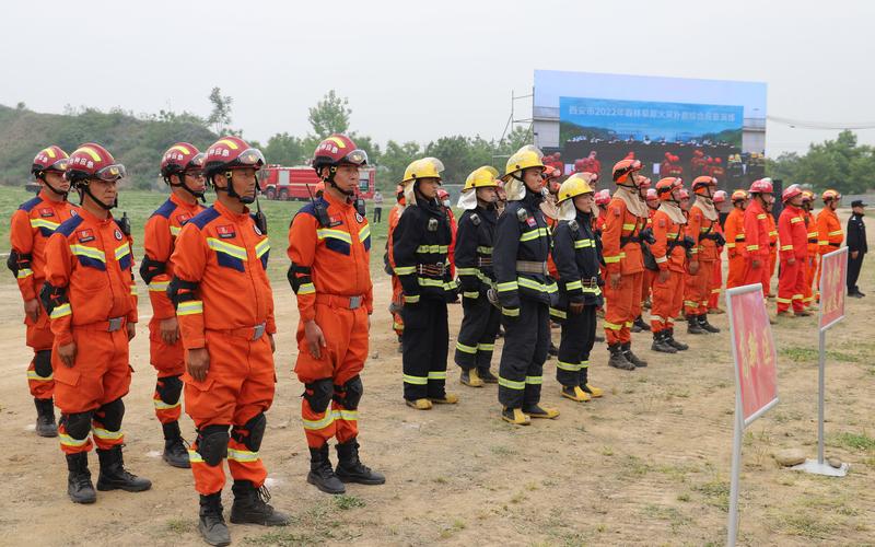 陕西消防3支重型地震救援队集结待命 随时赶赴灾区增援