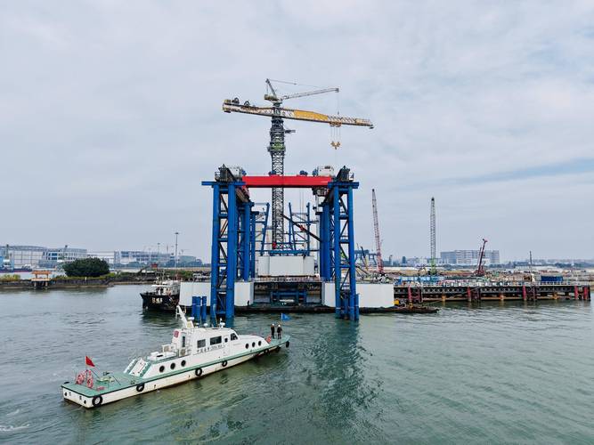 粤港澳大湾区超级工程狮子洋大桥西锚碇顺利完成封底