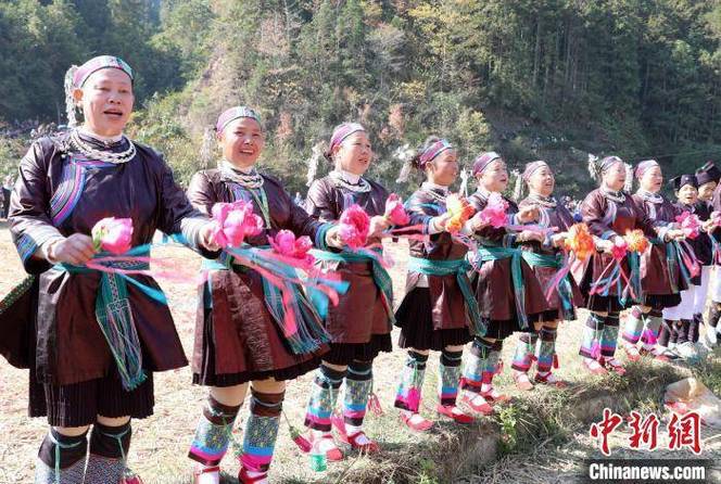 抢花炮唱侗歌 广西多彩民俗欢度“二月二”