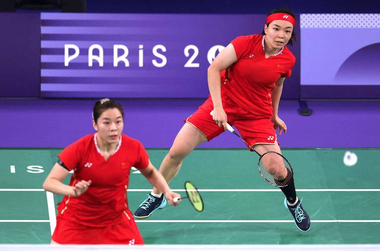 3连胜!巴黎奥运会羽毛球女子双打小组赛 贾一凡陈清晨战胜日本队晋级